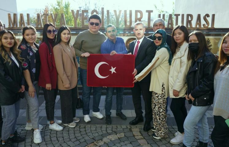 “Türk Cumhuriyetleri Arasında ki Bağların Sağlamlaşması Hepimizi Gururlandırıyor”