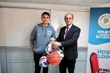 Başkan Geçit, ‘Aklıma Takıldı’ Projesiyle Öğrencilerle Buluştu 