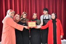 Maharetli Eller, En Güzel Analı-Kızlı Yemeğini Yapmak İçin Yarıştı 