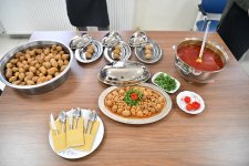 Maharetli Eller, En Güzel Analı-Kızlı Yemeğini Yapmak İçin Yarıştı 