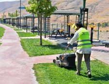 Yeşilyurt’ta Parklar Yenileniyor, Sosyal Alanlar Hayat Buluyor
