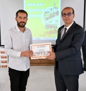 Başkan Geçit, “Ana Arı Yetiştirme” Kursunu Tamamlayan Kursiyerleri Ağırladı