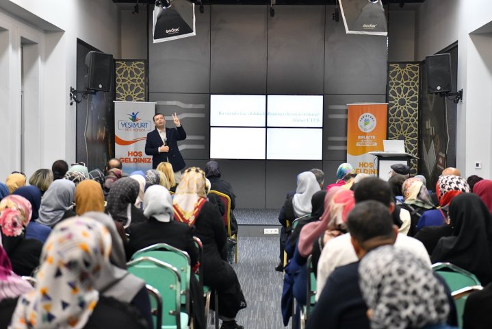 Yeşilyurt’ta ‘Fizik Tedavi ve Sağlıklı Yaşam Seminerleri’ Başladı