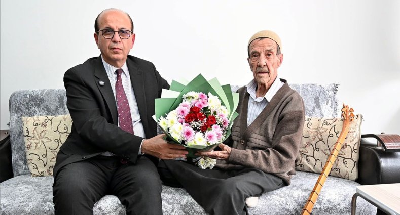 Başkan Geçit’ten Halk Ozanı Abuzer Aşkınses’e Vefa Ziyareti!