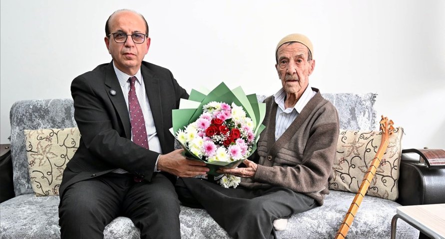 Başkan Geçit’ten Halk Ozanı Abuzer Aşkınses’e Vefa Ziyareti!