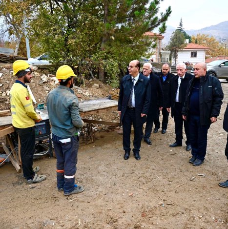 Başkan Geçit, “Kadim Çırmıhtı, Köy Evleri ve Restorasyon Projeleriyle Ayağa Kalkıyor”