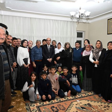 Başkan Geçit’ten Dört Kuşağın Bir Arada Yaşadığı Aileye Ziyaret!