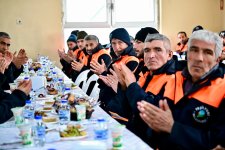 Başkan Geçit’ten Temizlik, Park ve Bahçeler ile Makine İkmal Personeline Moral Ziyareti!