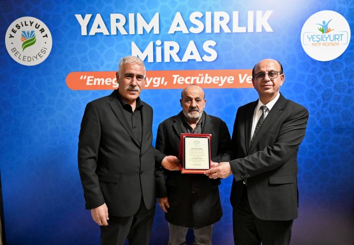 Yeşilyurt’ta Ustalara Vefa: Yarım Asırlık Emekler Plaketle Taçlandırıldı!