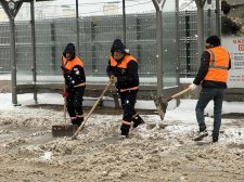 Yeşilyurt Belediyesi Karla Mücadelede 7/24 Sahada!