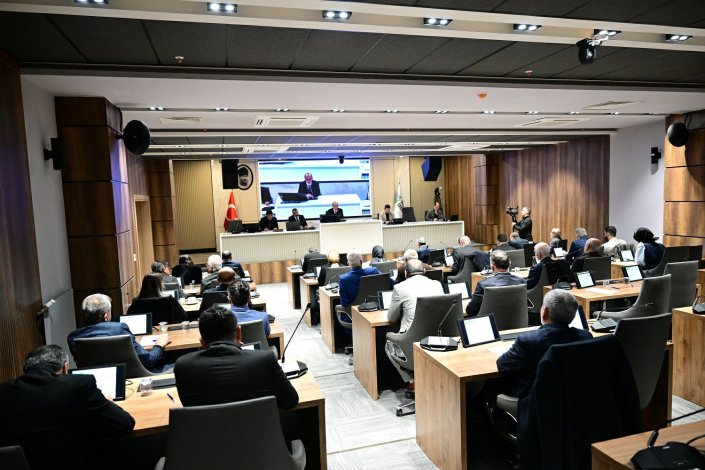 Başkan Geçit, Meclis’te Konuştu: “6 Şubat’ın Acısı Ve Kayıplarımız Hâlâ Yüreğimizde”