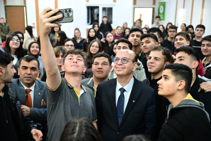 Başkan Geçit Öğrencilerle Buluştu: “Hedefiniz Olsun, Çok Çalışın”