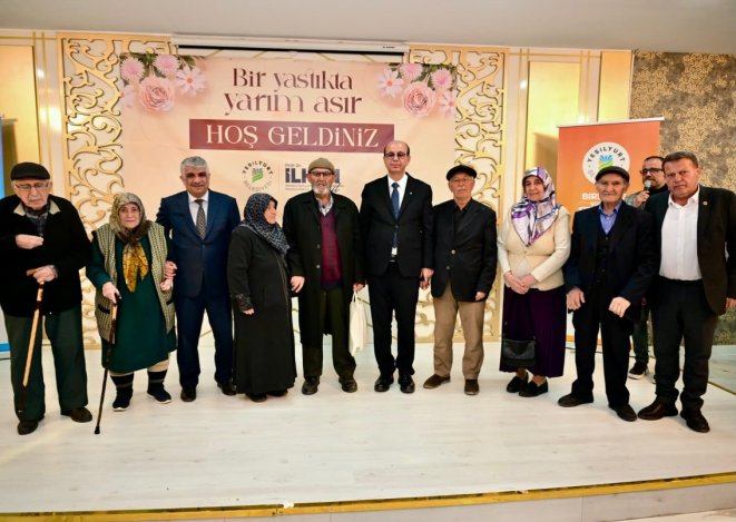 Yeşilyurt Belediyesi’nin ‘Bir Yastıkta Yarım Asır’ Özel Programında Duygusal Anlar Yaşandı 