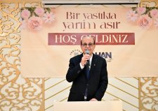 Yeşilyurt Belediyesi’nin ‘Bir Yastıkta Yarım Asır’ Özel Programında Duygusal Anlar Yaşandı 