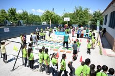 Rotamız Çocuk Neşesi: Yeşilyurt’ta Minikler Şenlikte Buluştu