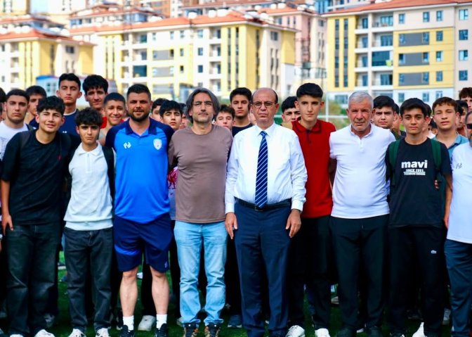 Başkan Geçit, Yeşilyurtspor’un Alt Yapı Seçmelerini Takip Etti